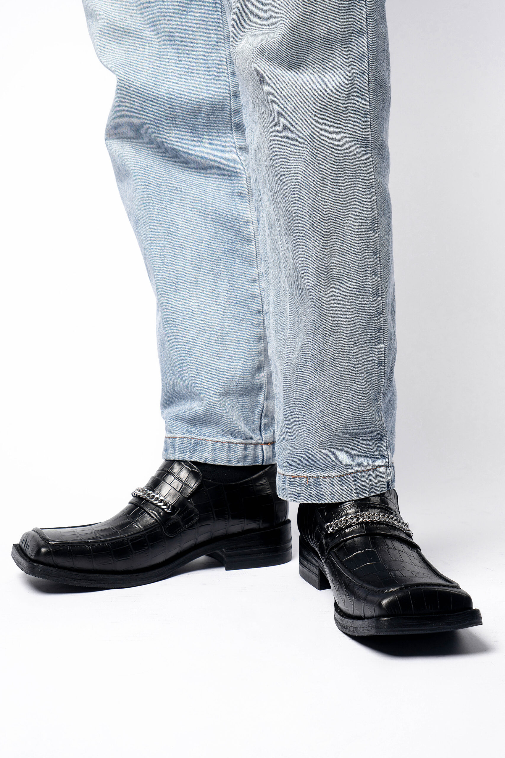 CROCODILE-PRINT SQUARE TOE LOAFER - Ảnh 11