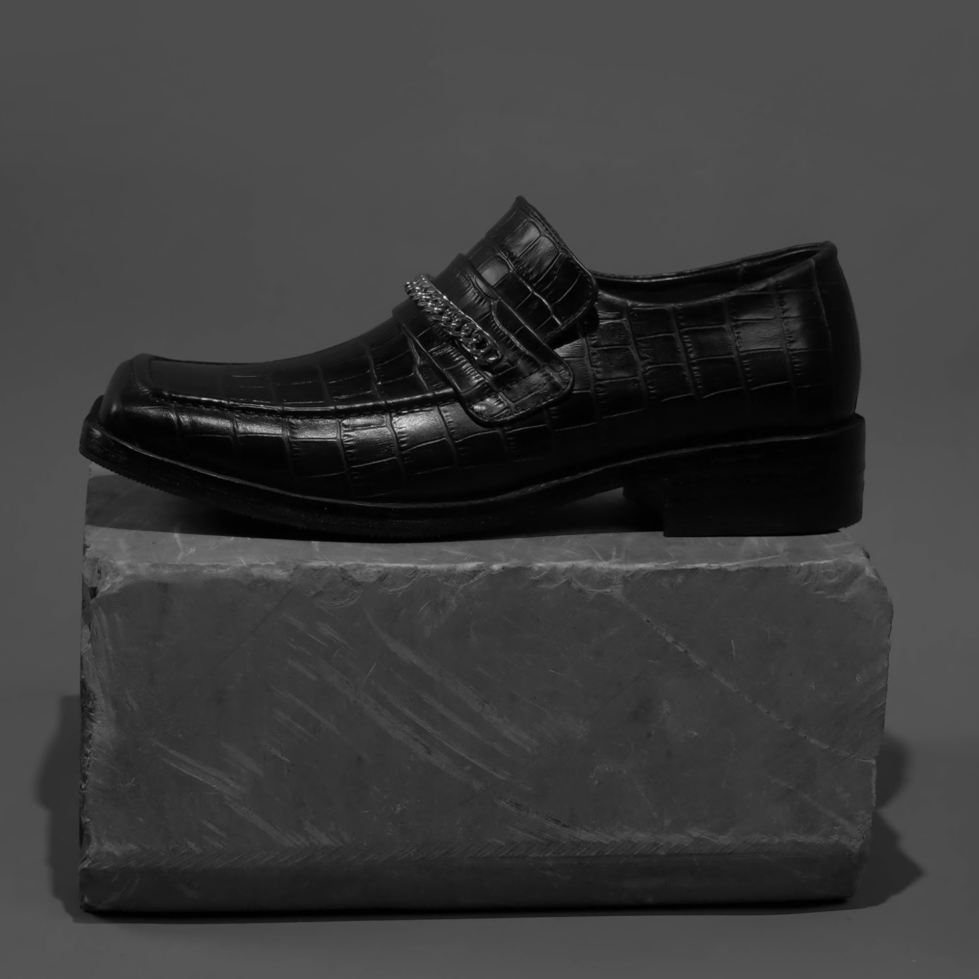 CROCODILE-PRINT SQUARE TOE LOAFER - Ảnh 2